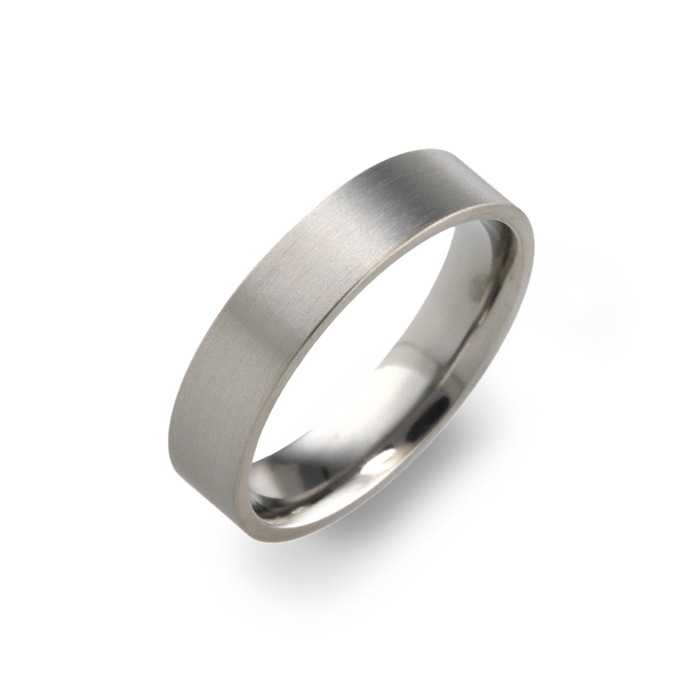 Court-Flat Ring