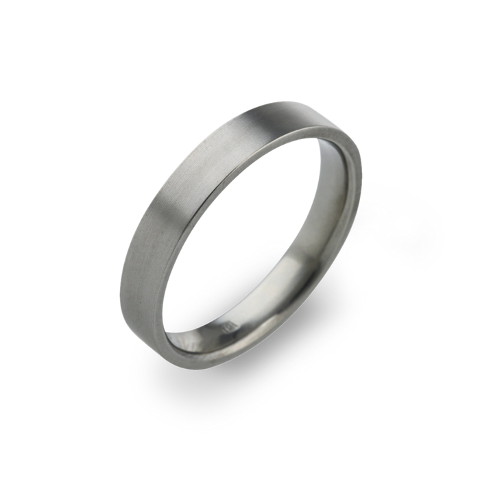 Court-Flat Ring