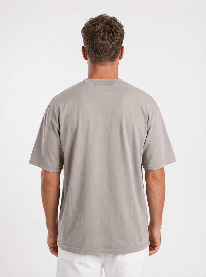 UGA Bulldogs Men’s | “Silver Dawg” Tee - Arena GraffitiArena Graffiti